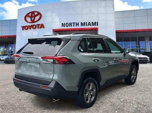 2023 Toyota RAV4 XLE