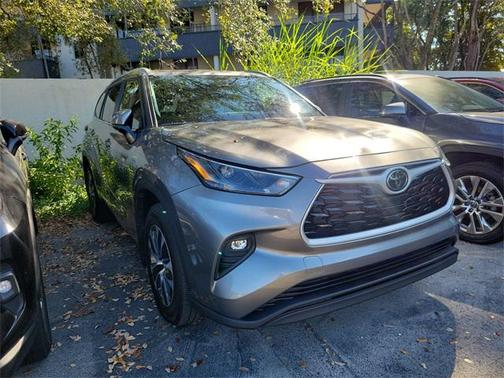 2025 Toyota Highlander XLE