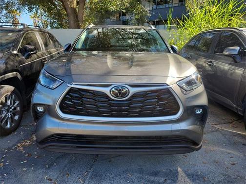 2025 Toyota Highlander XLE
