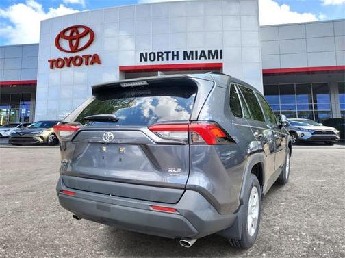 2021 Toyota RAV4 XLE