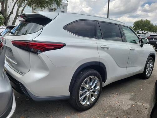2022 Toyota Highlander Limited