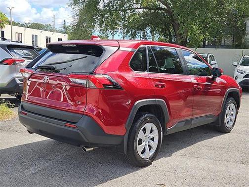 2025 Toyota RAV4 LE