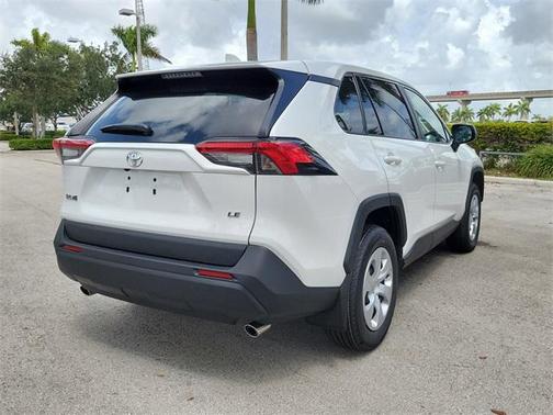 2025 Toyota RAV4 LE