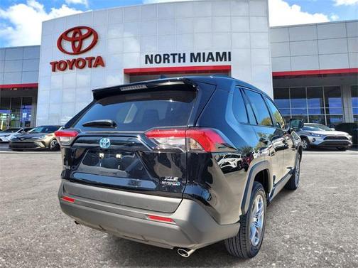 2024 Toyota RAV4 Hybrid XLE