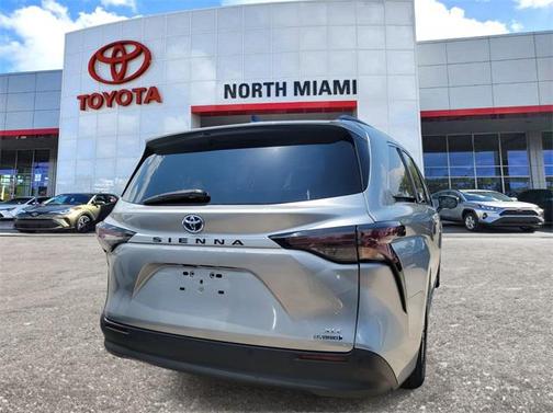 2023 Toyota Sienna XLE