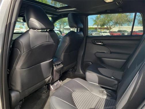 2025 Toyota Highlander XSE