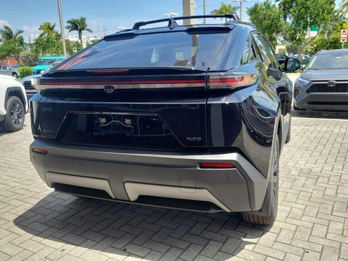 Midnight Black Metallic 2026 Toyota C-HR