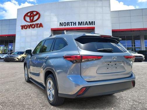 2021 Toyota Highlander LE