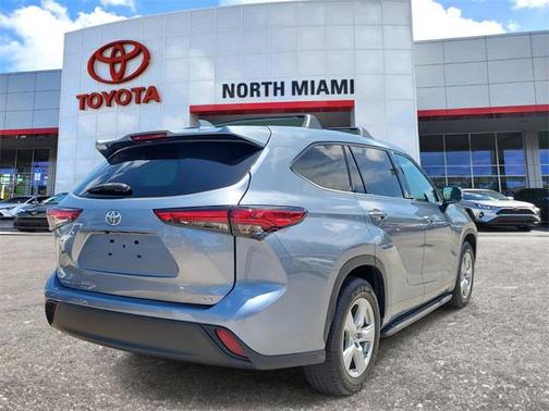 2021 Toyota Highlander LE