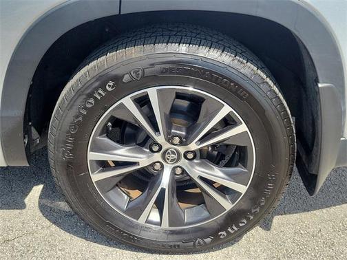 2018 Toyota Highlander LE
