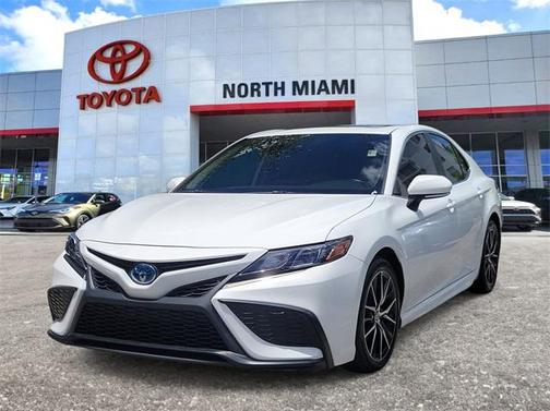 2024 Toyota Camry Hybrid SE