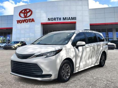 2021 Toyota Sienna LE