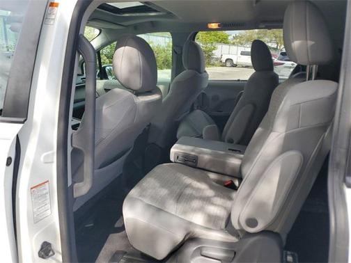 2021 Toyota Sienna LE
