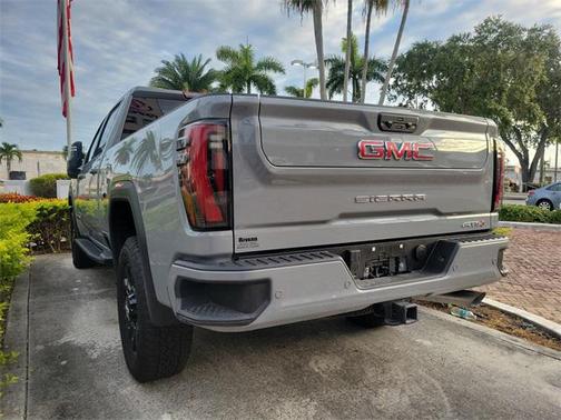2025 GMC Sierra 2500 AT4