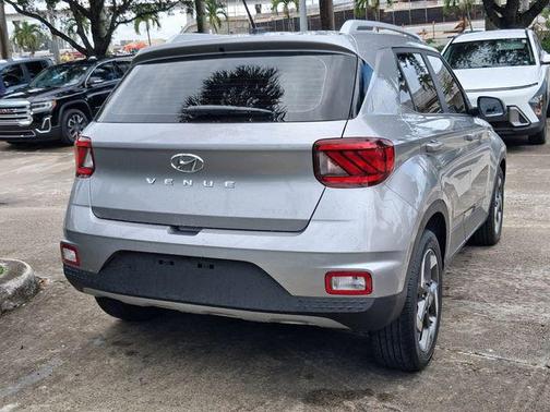 Shimmering Silver 2025 Hyundai VENUE SEL