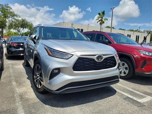 2023 Toyota Highlander XLE