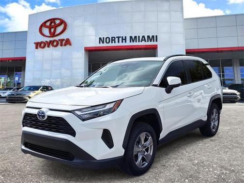2022 Toyota RAV4 Hybrid XLE