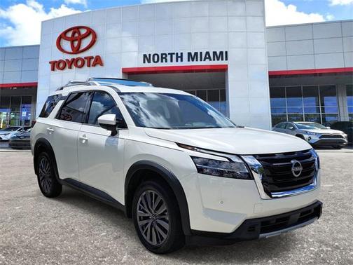 2024 Nissan Pathfinder SL FWD