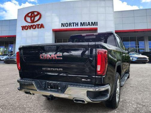 Onyx Black 2022 GMC Sierra 1500 SLT