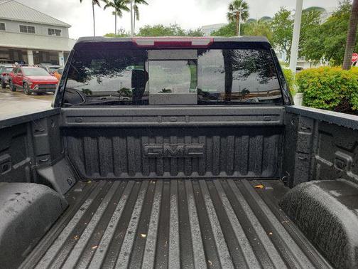 Onyx Black 2022 GMC Sierra 1500 SLT