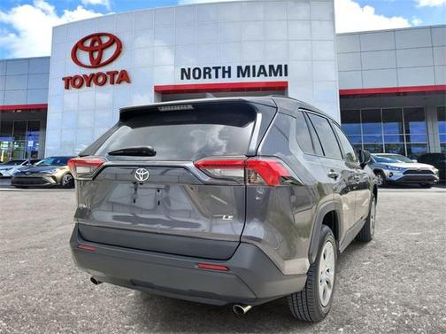 2021 Toyota RAV4 LE