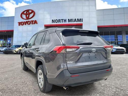 2021 Toyota RAV4 LE