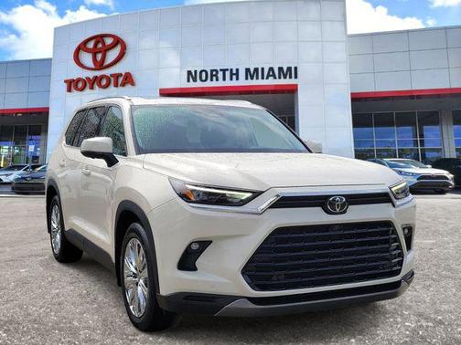 Coastal Cream 2024 Toyota Grand Highlander Platinum