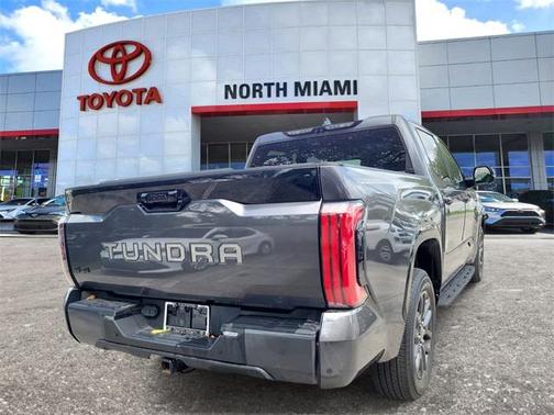 2022 Toyota Tundra Hybrid Platinum