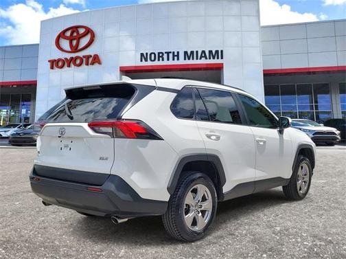 2023 Toyota RAV4 XLE