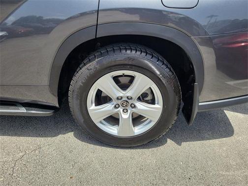2023 Toyota Highlander Hybrid LE