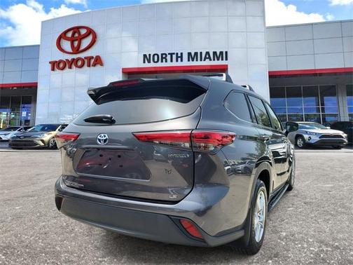 2023 Toyota Highlander Hybrid LE