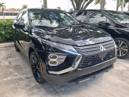 Labrador Black Pearl 2023 Mitsubishi Eclipse Cross LE