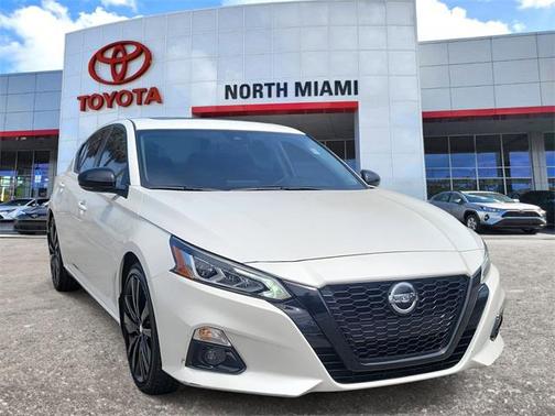 2022 Nissan Altima SR FWD