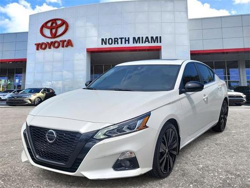 2022 Nissan Altima SR FWD