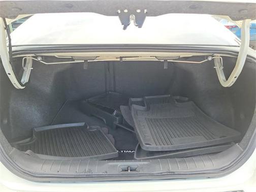 2022 Nissan Altima SR FWD