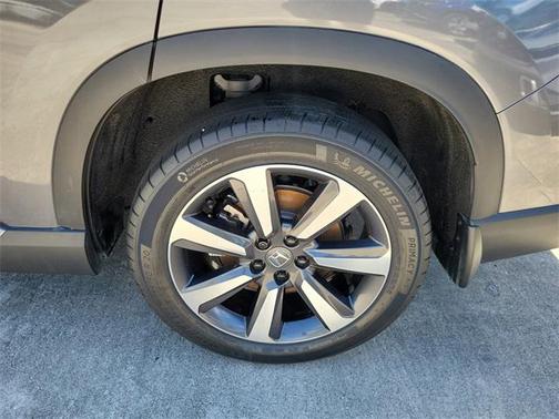 2025 Honda Pilot Touring 8-Passenger