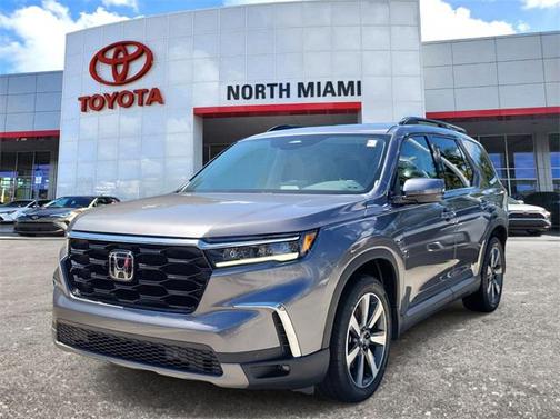 2025 Honda Pilot Touring 8-Passenger