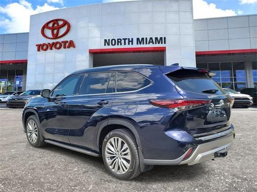 2024 Toyota Highlander Platinum