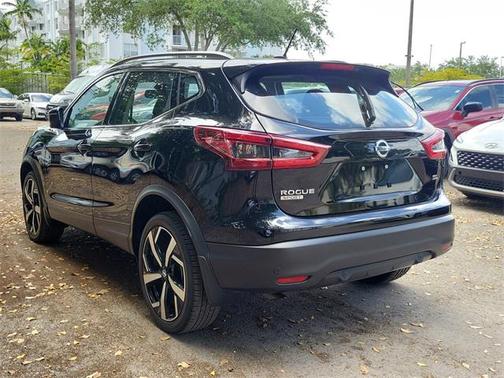 2021 Nissan Rogue Sport SL