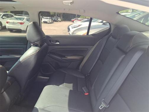 2022 Nissan Altima SR FWD
