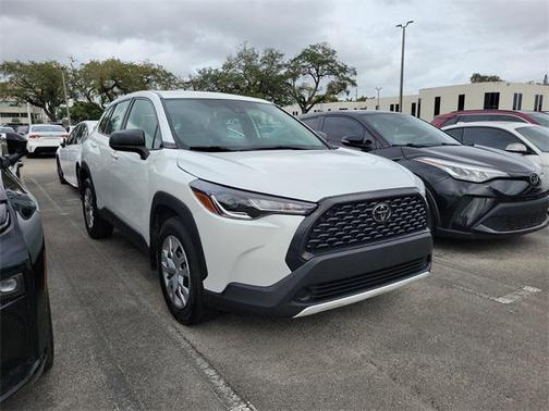 White 2022 Toyota Corolla Cross L
