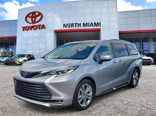 2023 Toyota Sienna Platinum 7 Passenger