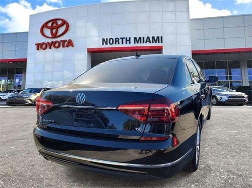 2017 Volkswagen Passat 1.8T SE