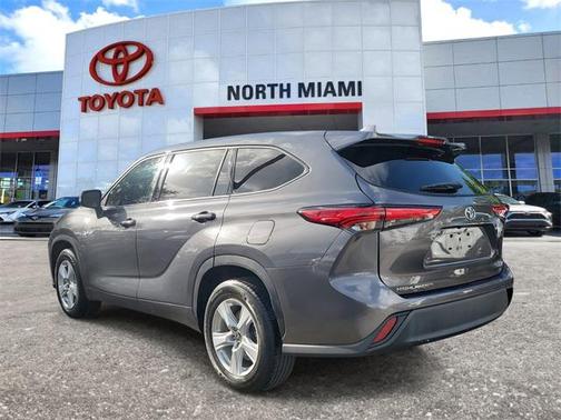 2021 Toyota Highlander LE