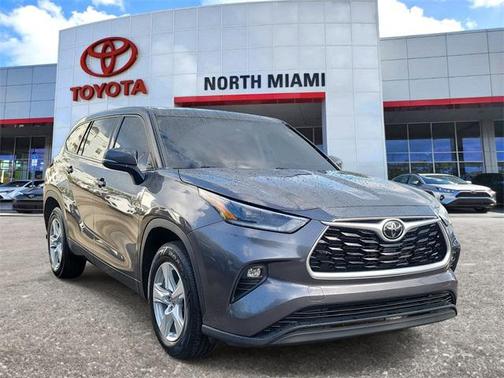 2021 Toyota Highlander LE