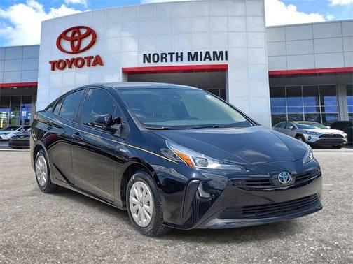2022 Toyota Prius LE