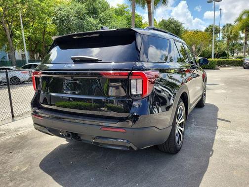Agate Black Metallic 2025 Ford Explorer ST-Line