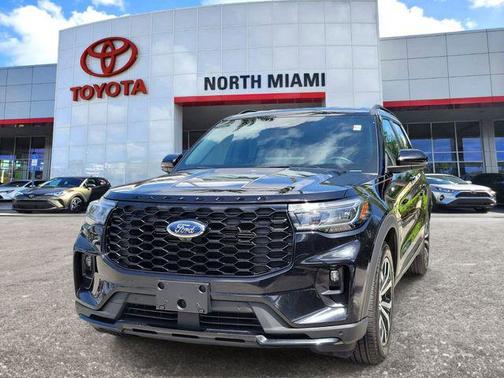 Agate Black Metallic 2025 Ford Explorer ST-Line