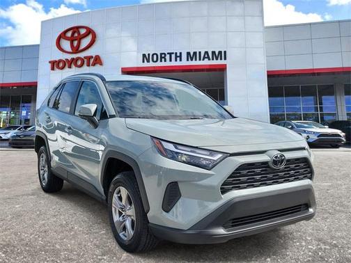 2022 Toyota RAV4 XLE