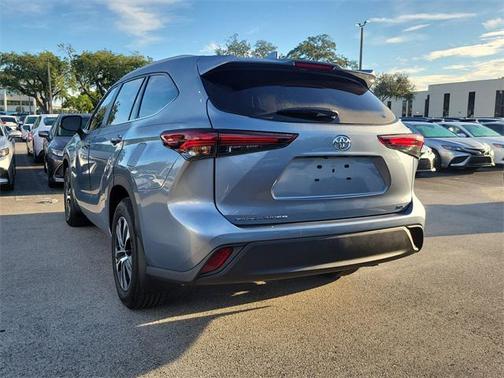2024 Toyota Highlander XLE